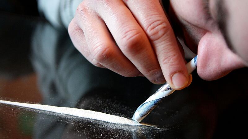 Kokain, illegale Waffen, Autorasereien: Drogenring am Attersee ausgehoben