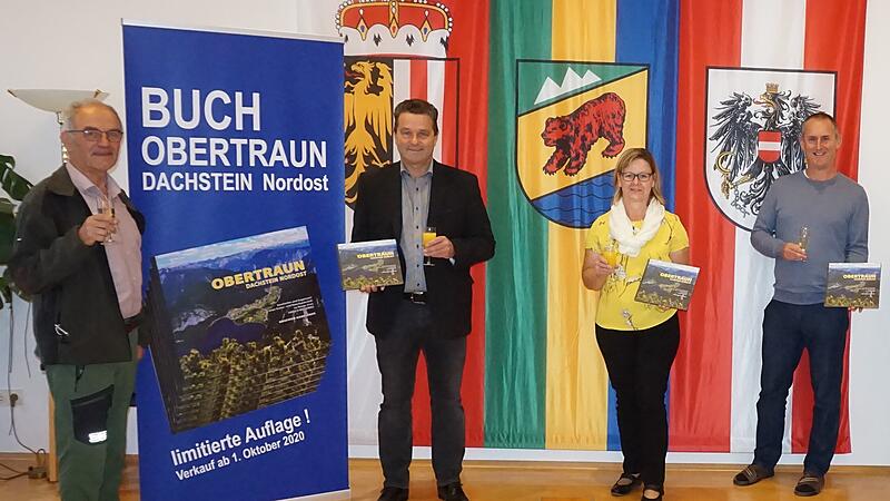 Neues Heimatbuch zum Jubiläum: Gemeinde Obertraun ist 100 Jahre alt