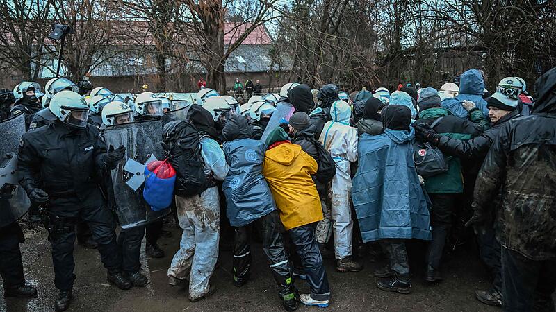 GERMANY-ENVIRONMENT-COAL-CLIMATE-DEMONSTRATION-POLICE