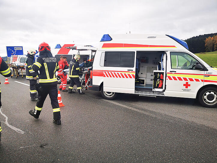 Acht Verletzte bei Verkehrsunfall in Freistadt