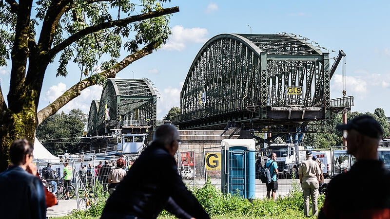 Letzte Ruhestätte für historischen Bogen der Eisenbahnbrücke gefunden