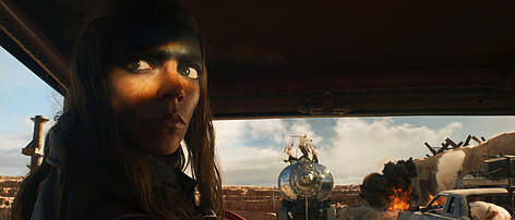 „Furiosa“ wurde 2022 mehr als ein halbes Jahr lang in der Wüste von New South Wales in Australien gedreht: Neuland für die Britin Anya Taylor-Joy (28) als Furiosa, weniger für den gebürtigen Australier Chris Hemsworth (40) als Dementus
