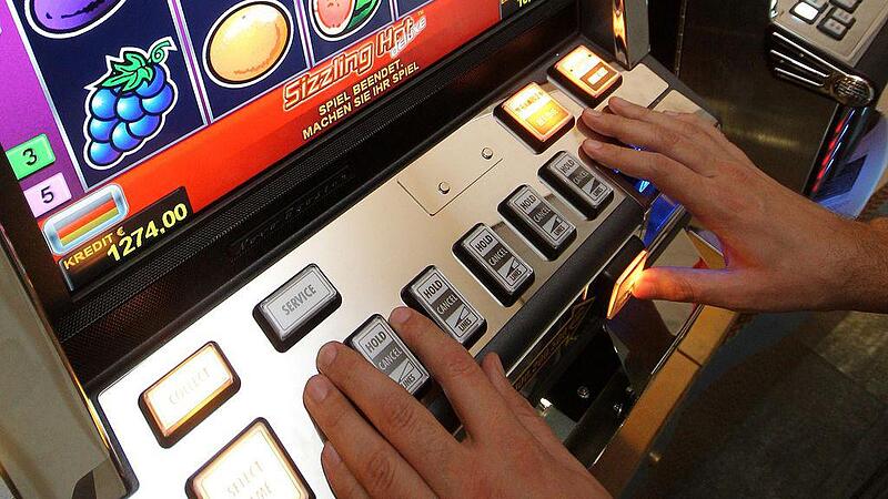 Polizei nimmt Glücksspiel ins Visier: Acht Betriebe von Schließung bedroht