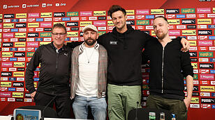 ÖFB-Teamchef Ralf Rangnick mit Christopher Seiler, Paul Pizzera und Daniel Fellner
