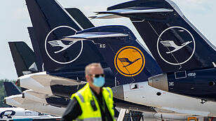 Passagiere gewinnen Klage gegen Lufthansa: Bleibt Flugzeug am Boden?