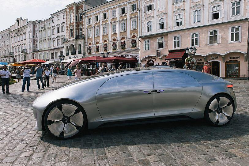 Der selbstfahrende Mercedes in Linz unterwegs