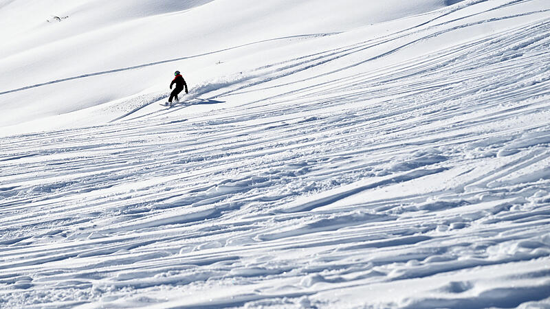 Verschütteter Skifahrer befreite sich aus Lawine