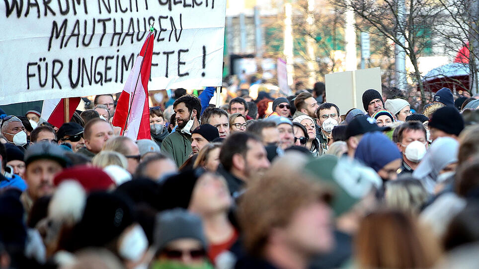Corona-Demo in Linz: "Wir oder sie. Jetzt wird es ernst"