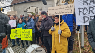 Demonstration für Erhalt der Raika-Filiale in Lasberg