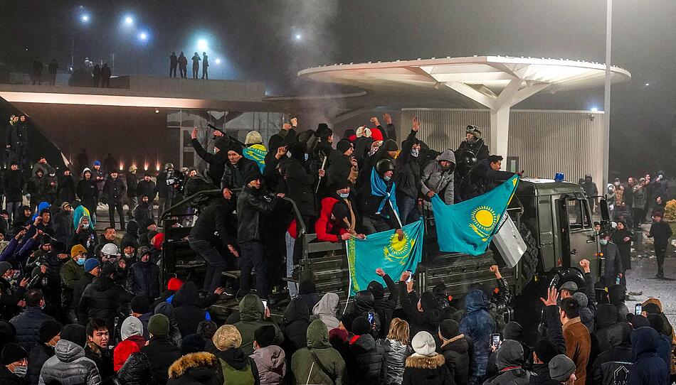 TOPSHOT-KAZAKHSTAN-ENERGY-PROTEST-UNREST