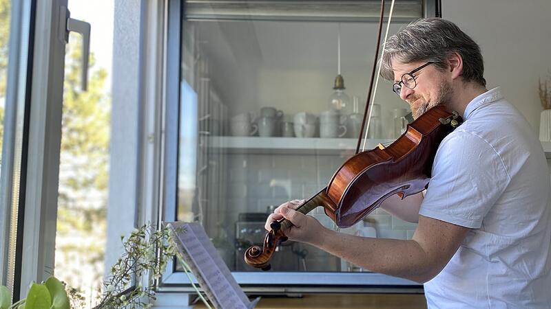 Berührende Töne des Zusammenhalts: Musik aus den Fenstern Oberösterreichs