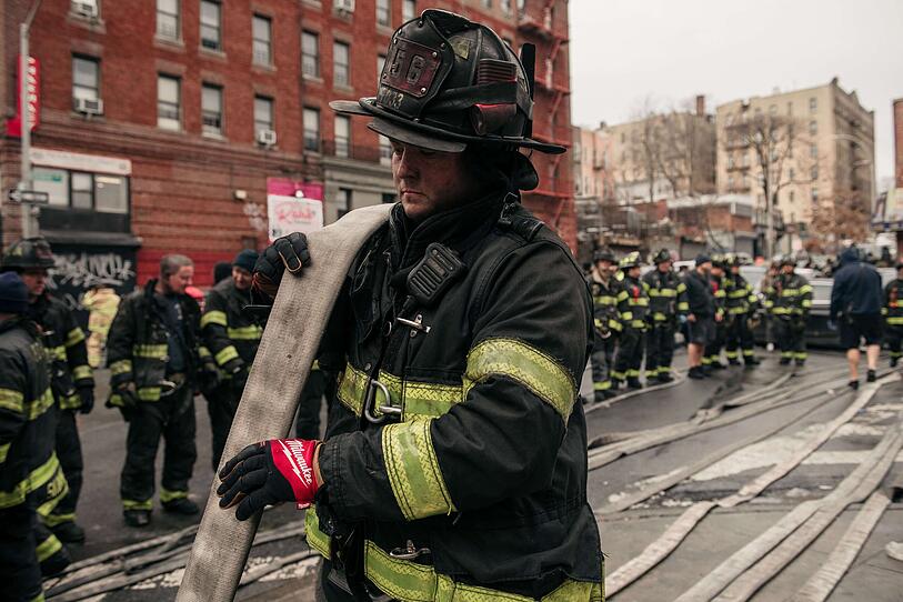 19 Tote bei Hochhausbrand: Großeinsatz in New York