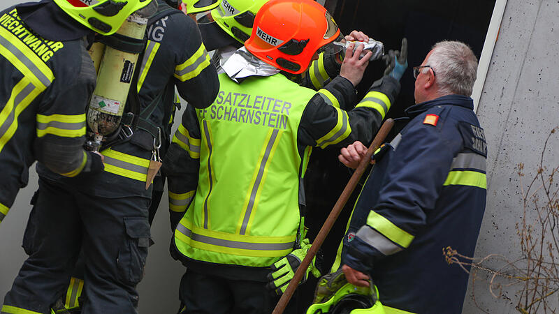 Scharnstein: Feuerwehreinsatz nach Verpuffung in Silo