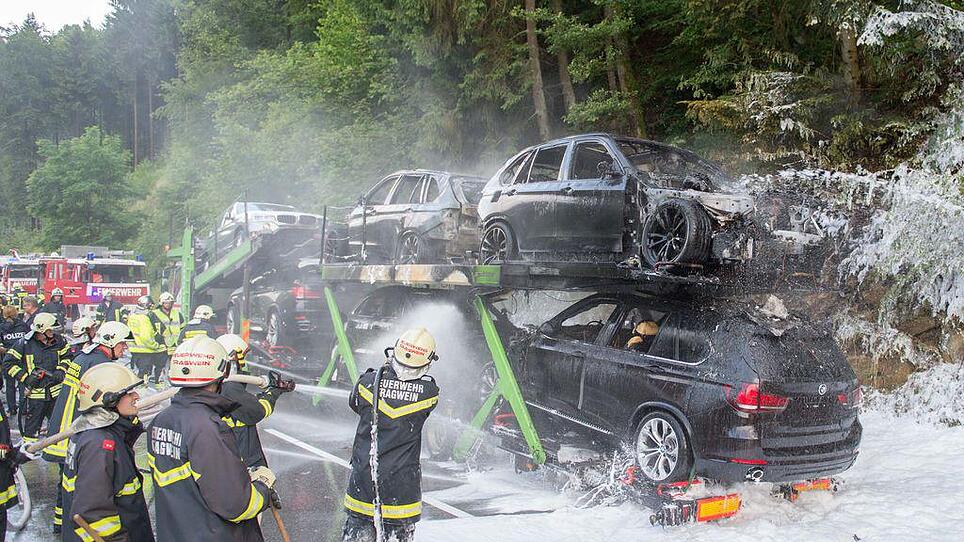 200.000 Euro Schaden bei Brand von Pkw-Transporter Schwertberg