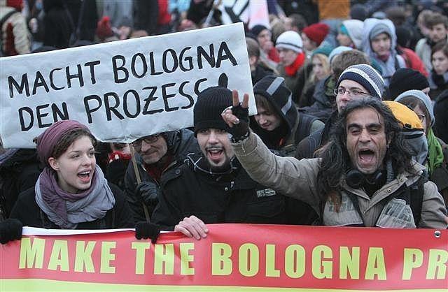 Studenten demonstrieren gegen Bologna-Gipfel