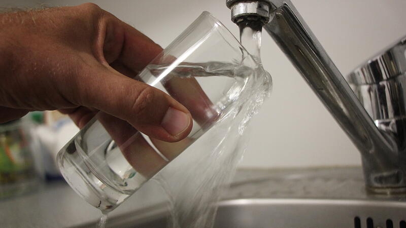 Trinkwasser durch Bakterien belastet