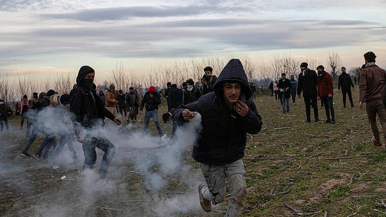 Wieder Tränengas an der türkisch-syrischen Grenze
