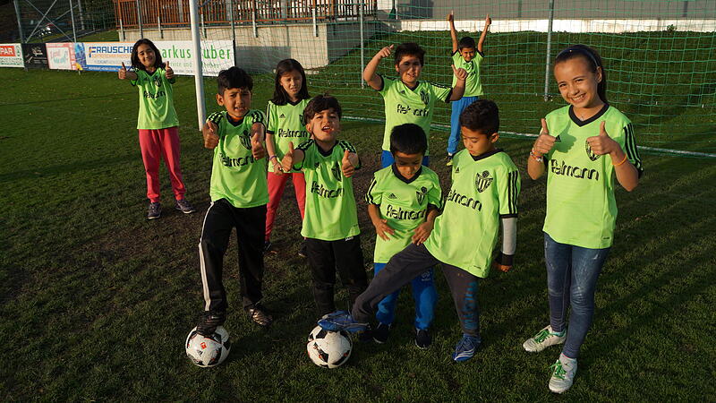 Integration mit Fußball: Initiative sucht weitere Helfer für junge Asylwerber
