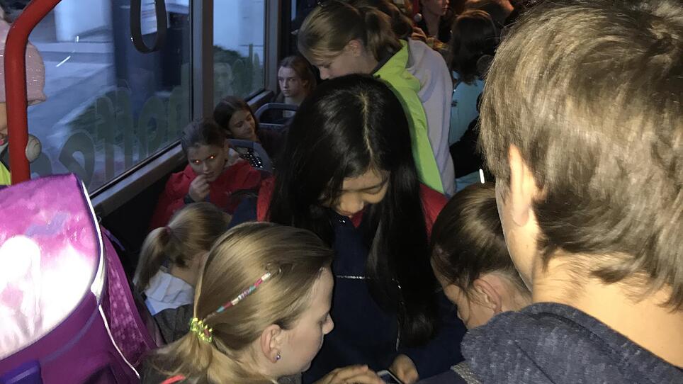 Gymnasiast darf von Freinberg mit Bus mitfahren, kleinere Schwester nicht