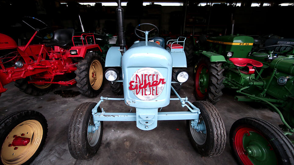 Das Erbe eines Landwirts: Eine Halle voller Traktoren
