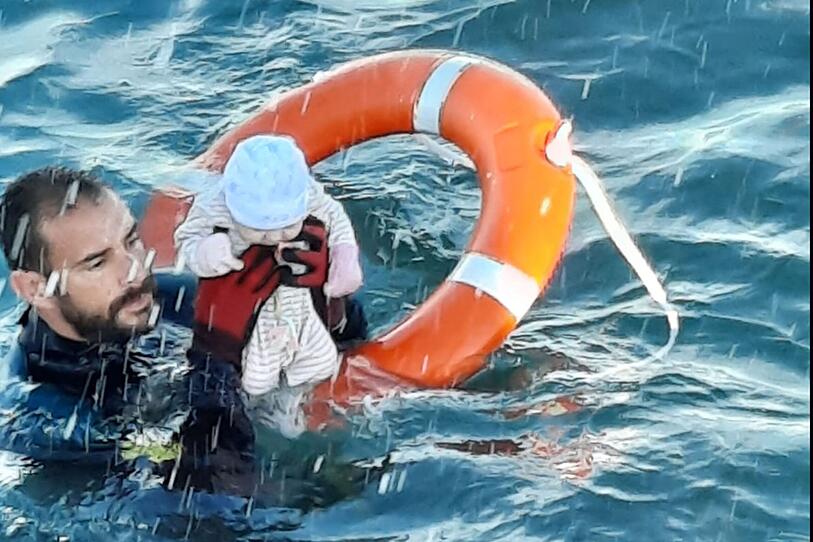 Flüchtlingsdrama in Ceuta: Tausende schwammen übers Meer