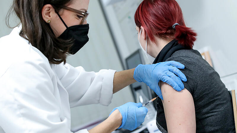Strafe droht: 344.000 Oberösterreicher sind beim Impfen gegen Corona säumig
