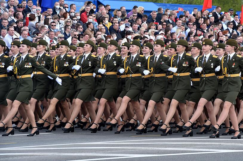 Sieg über Hitler: Riesige Militärparade zum Jahrestag in Minsk
