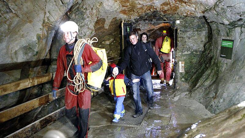 Besucher aus Lamprechtshöhle gerettet