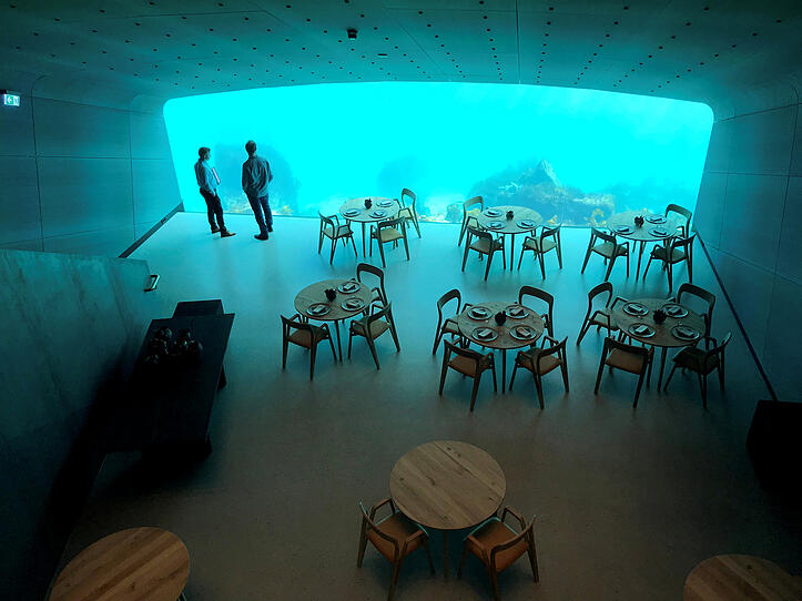 Mahlzeit im größten Unterwasserrestaurant