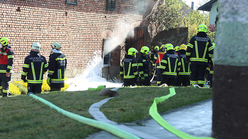 Bauernhof-Brand in Desselbrunn forderte zwölf Feuerwehren