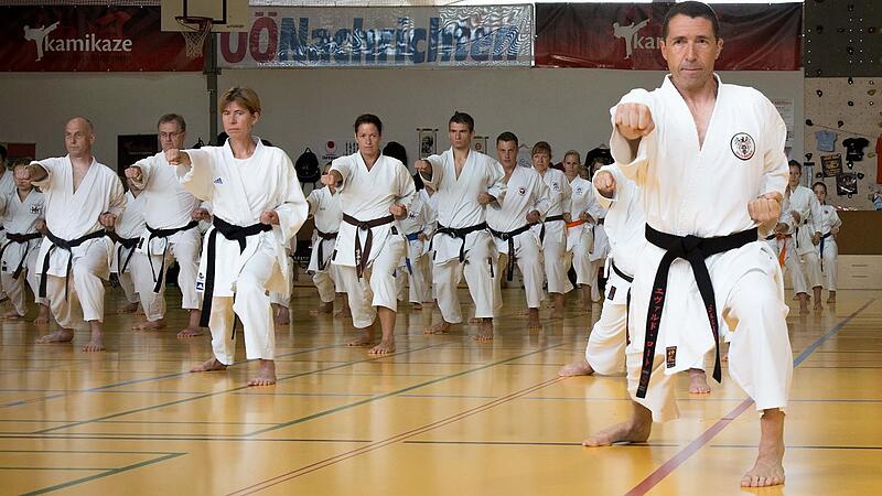 Neuhofen wird zur Karate-Hochburg: 500 Sportler schlagen ihre Zelte auf