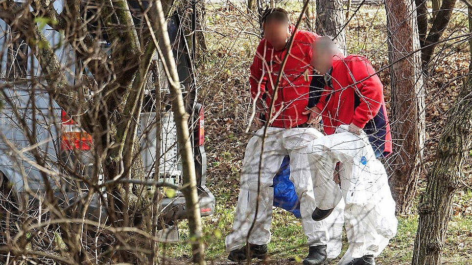 Leiche von 16-Jähriger war im Park unter einem Haufen Laub versteckt