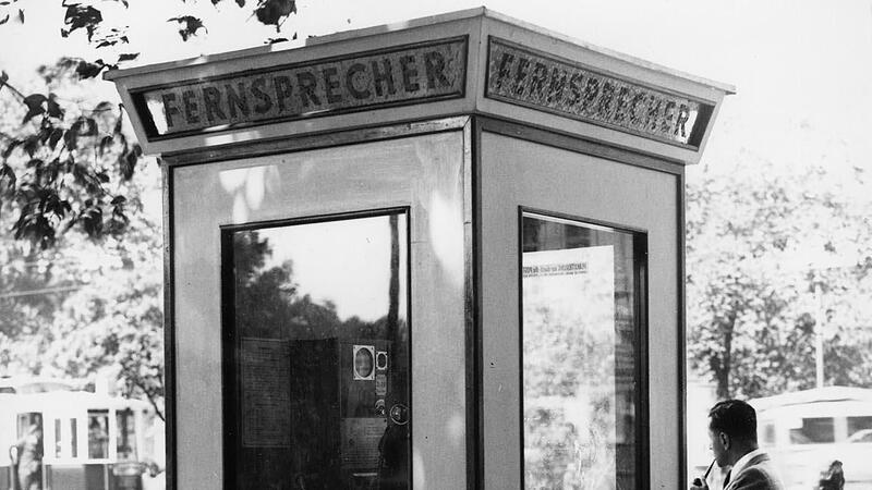 "Kein Anschluss unter dieser Nummer" Der Telefonzellen-Friedhof in Traun