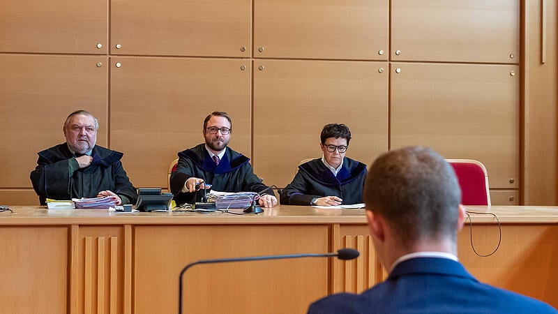 Mordversuch: Vier Männer vor Gericht