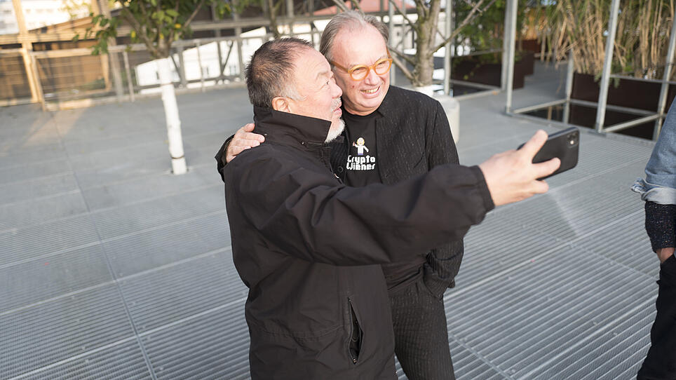 &#8202;Auf ein Selfie mit Ai Weiwei