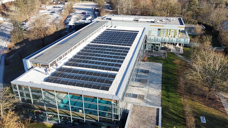 Vöcklabruck’s indoor swimming pool is now also a power plant