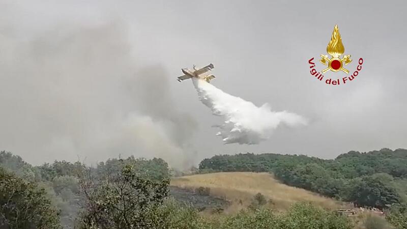 Brände auf Sardinien: Italien bittet EU um Hilfe