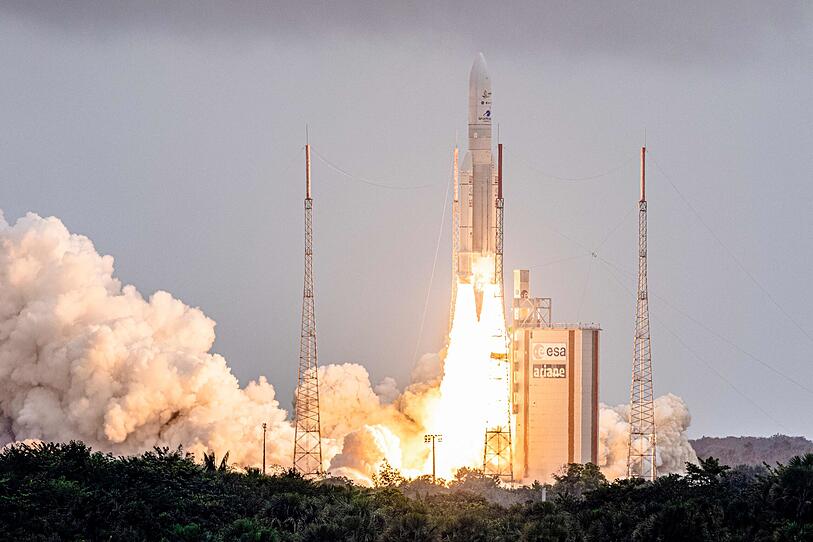 Ariane Trägerrakete mit Weltraum-Teleskop James Webb gestartet
