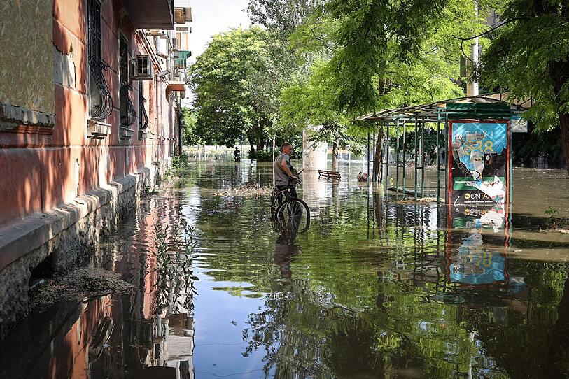 Staudamm zerstört: Tausende Häuser in der Ukraine überschwemmt