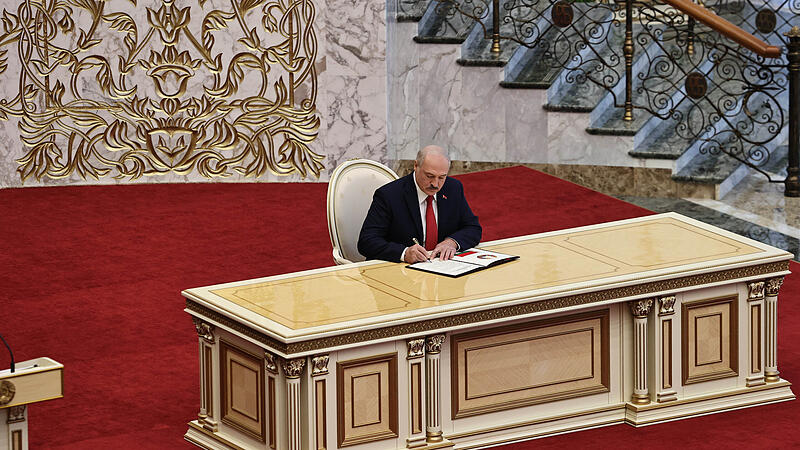 Lukaschenko ließ sich überraschend vereidigen