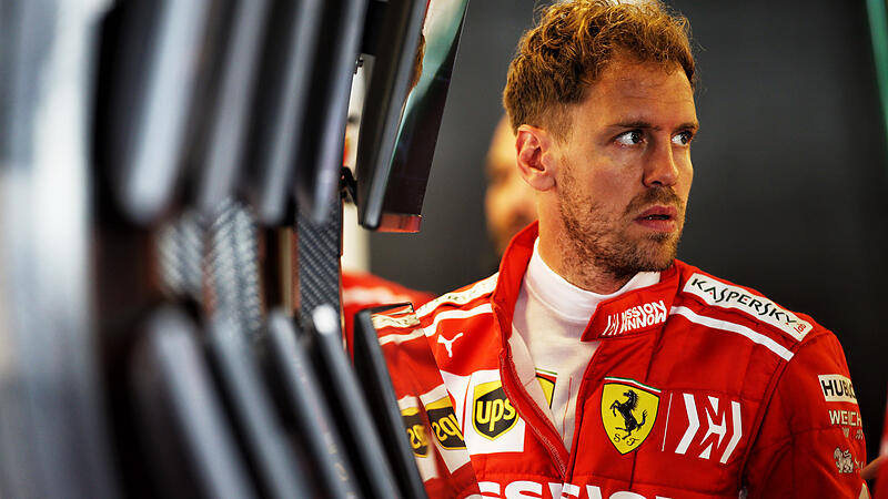 Vettel stellt sich in der Pause einer Fehleranalyse