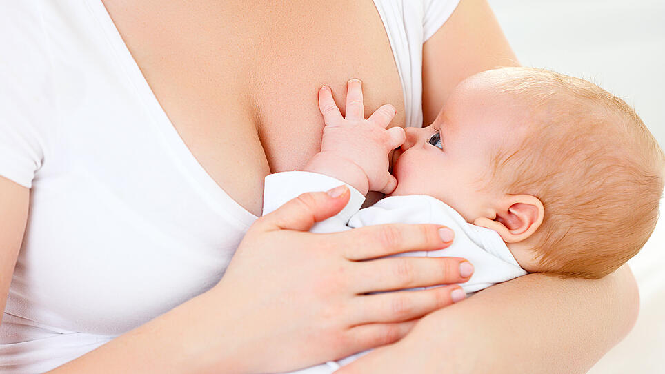 Corona: Stillende, geimpfte Mütter schützen ihre Babys
