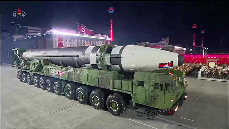 Kims Jubelfeier: Neue Rakete und eine Entschuldigung