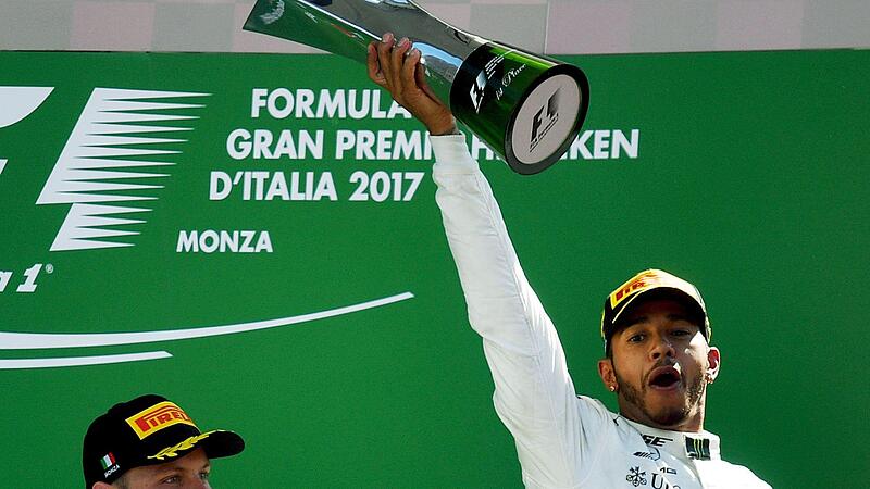 Lewis Hamilton testet die neuen Reifen