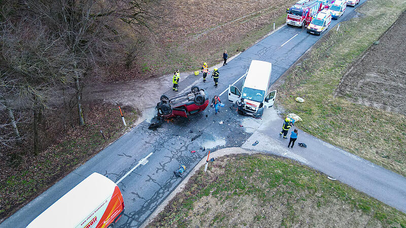 Schwerer Kreuzungscrach in Grossendorf forderte 3 Verletzte