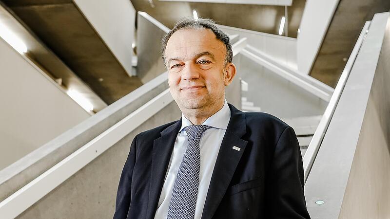Meinhard Lukas, Rektor der JKU Linz, steht auf der Warteliste für eine Nierentransplantation.