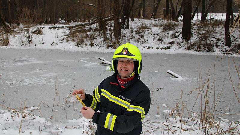 Dünnes Eis: Feuerwehren mahnen zur Vorsicht