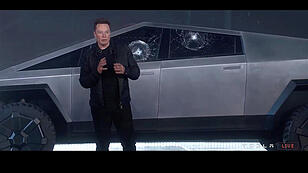 "Cybertruck": Tesla präsentierte futuristischen Elektro-Pickup