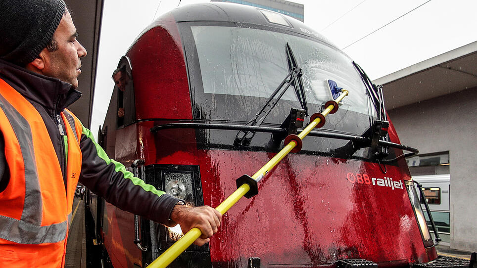 Härtefall Lokomotiv-Fenster: Die schonendste Art, Scheiben zu putzen