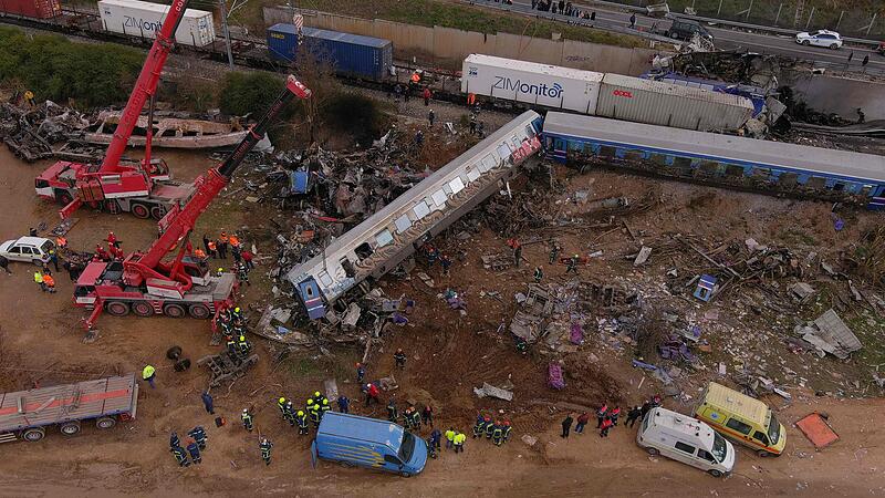 Bewilderment in Greece: train accident with at least 40 dead